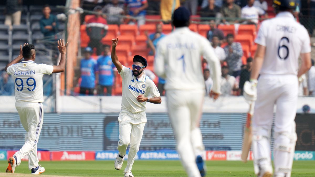 Siraj's Sensational Sliding Catch Sends Crawley Packing; India Back On Top